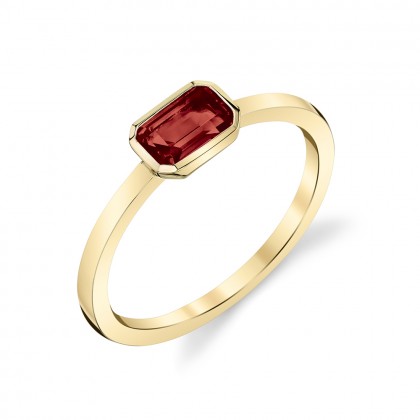 garnet and yellow gold ring