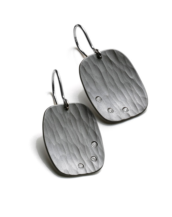 Metolius Crest earrings silver and diamonds