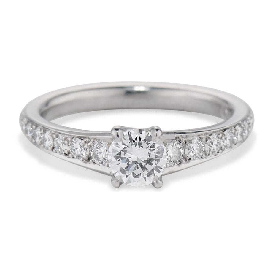 010558 - Platinum Diamond Engagement Ring