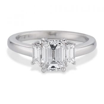 010564 - Three Diamond Engagement Ring