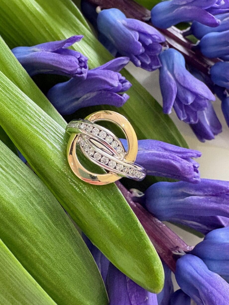 Diamond Crossover Circle Ring