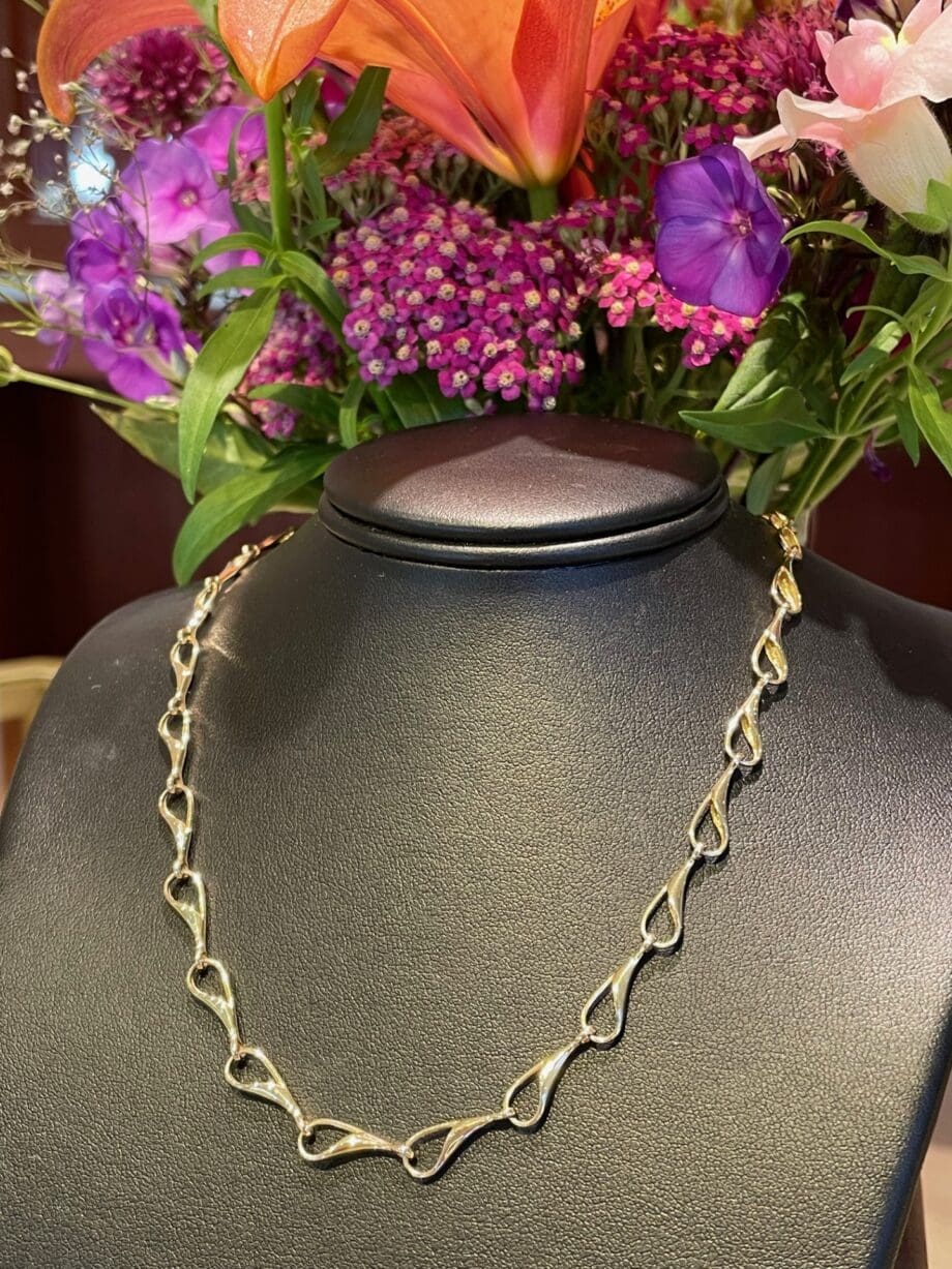 Needle's Eye Link Necklace