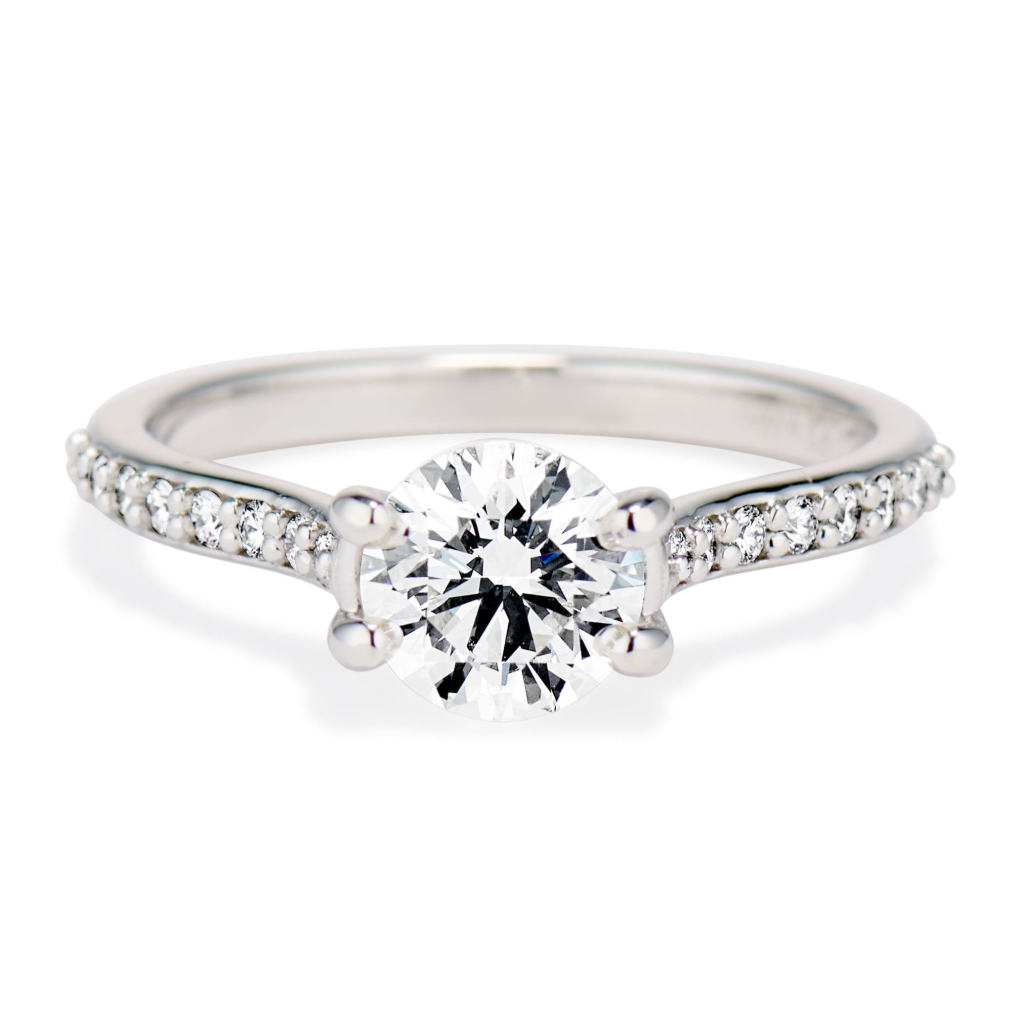 Viisi Round Diamond Engagement Ring in platinum with 1 carat round center diamond and 16 side diamonds