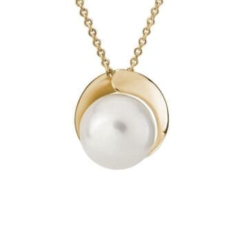 Freshwater pearl pendant featuring a 14K yellow gold crescent moon accent
