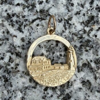 Wood Isle pendant crafted in 14K yellow gold